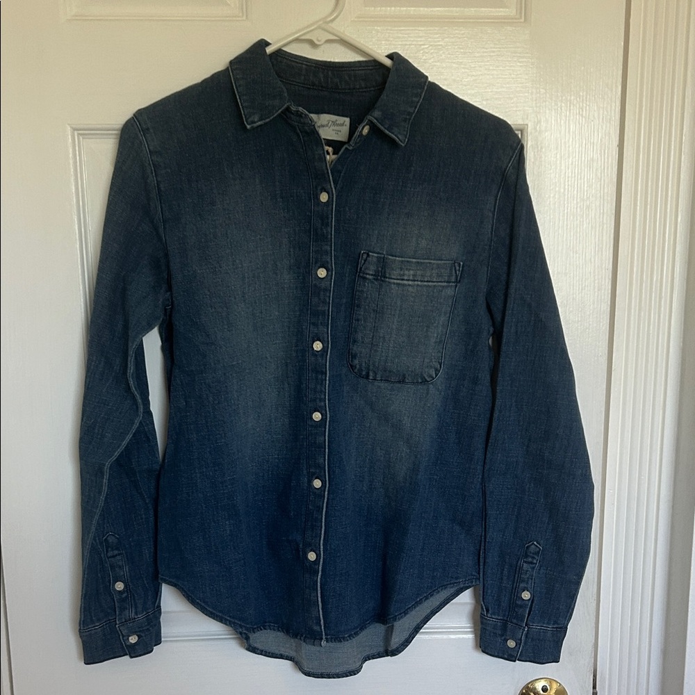 Women’s XS Denim Button-Up Shirt, NWT